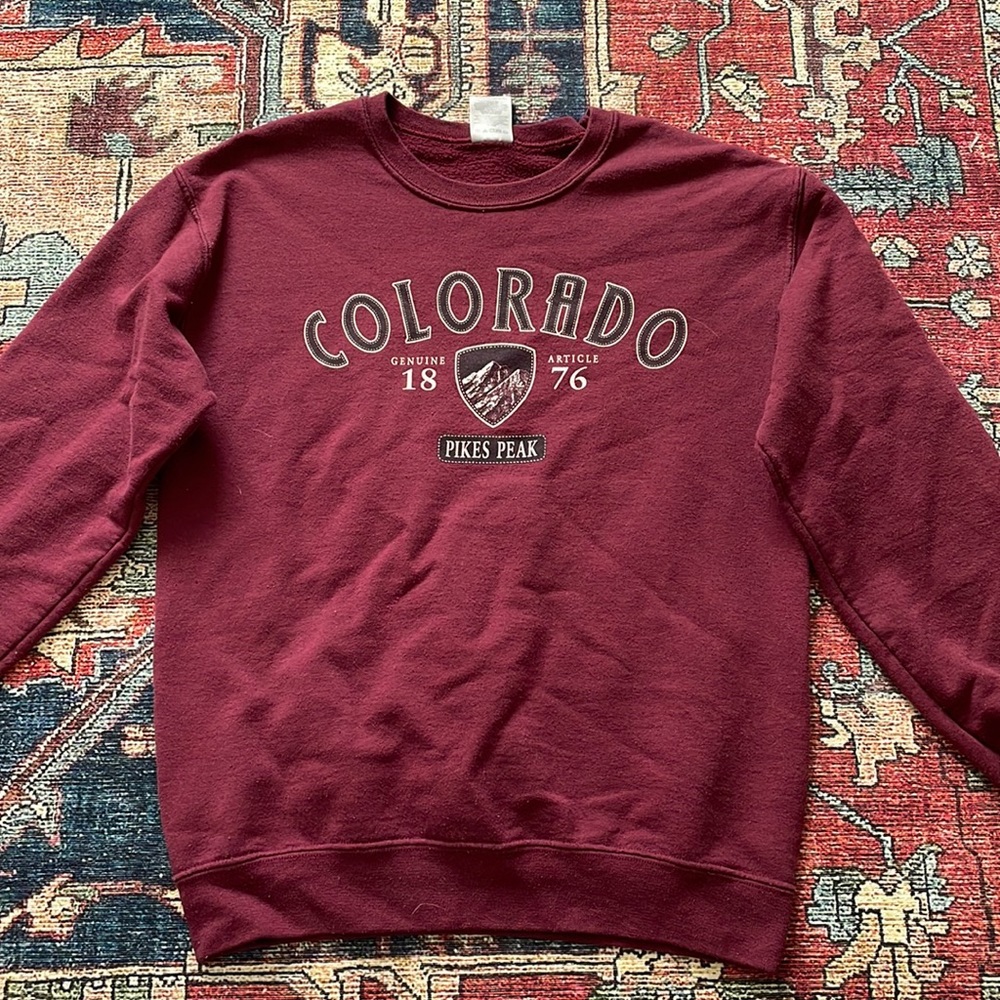 maroon Colorado pikes Peak crewneck